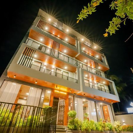 Limeshine - Airport Transit Hotels & Residences Katunayaka Extérieur photo