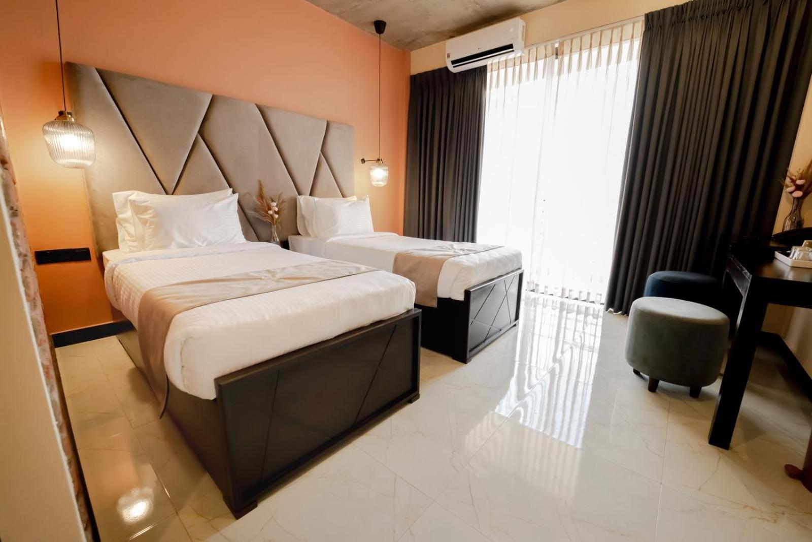 Limeshine - Airport Transit Hotels & Residences Katunayaka Extérieur photo